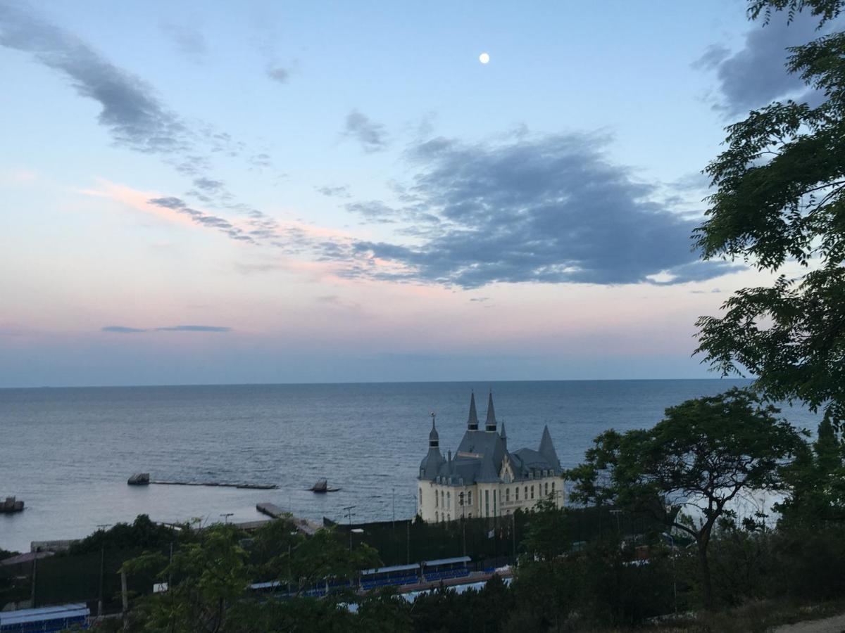 Kvartira U Samogo Moria! Odessa Esterno foto